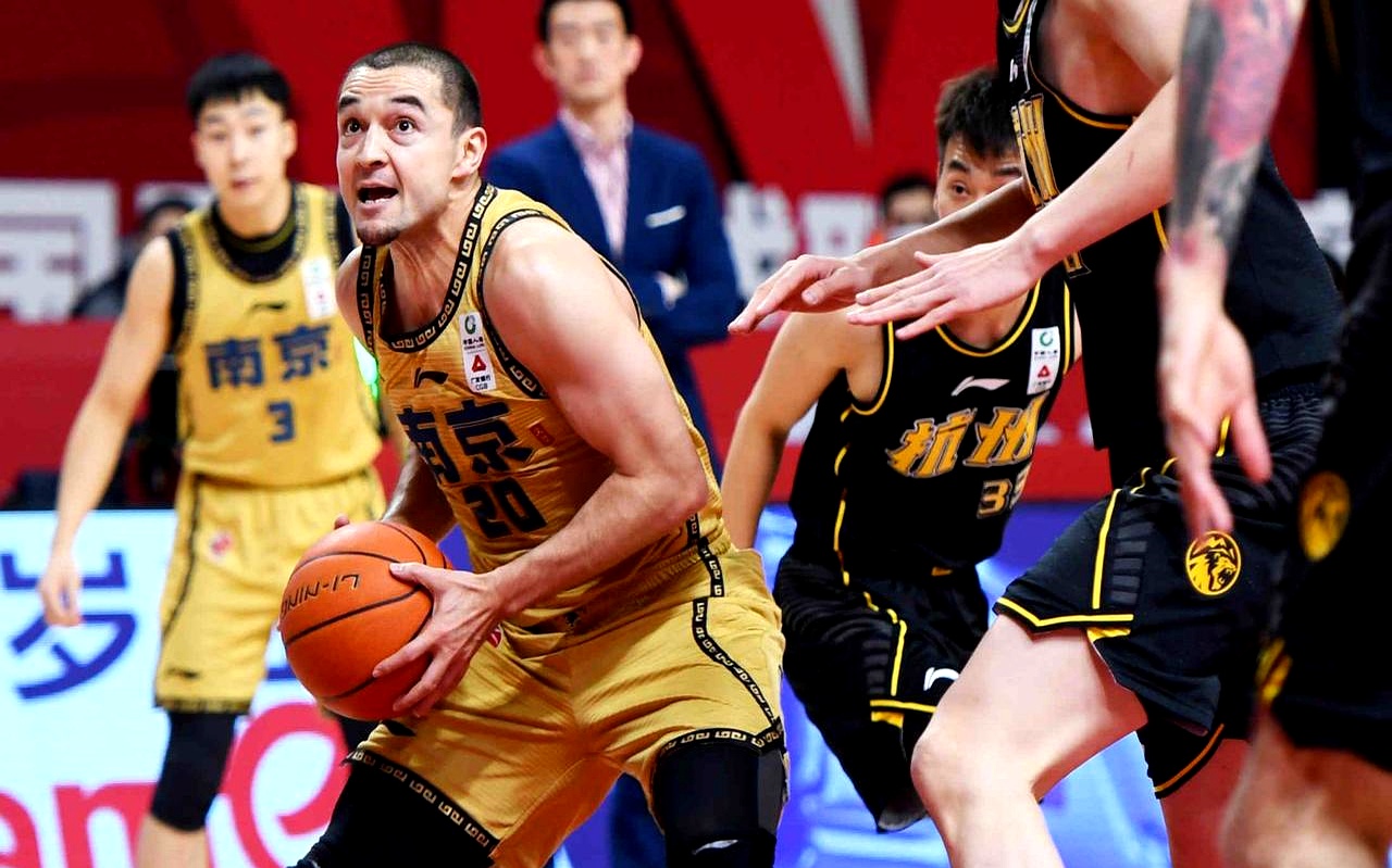 满冠体育-赛地聚焦：CBA季后赛赛前热度飙升；里昂伤情更新；压力陡增；训练强度明显提升的简单介绍