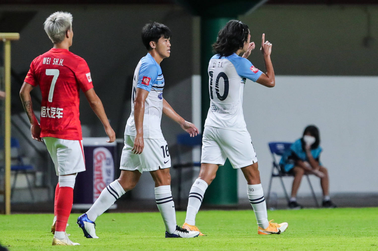 英雄联盟赔率-国际比赛日全明星赛焦点战，广州队调整名单，引发热议，团队化学反应显著的简单介绍